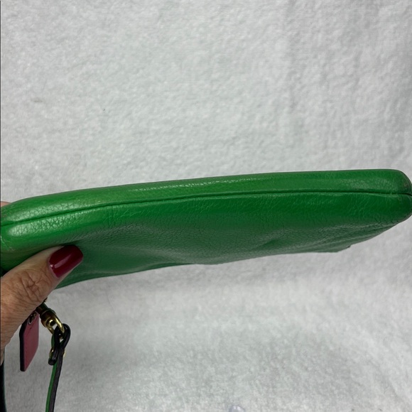 Coach Vibrant Green Leather Wristlet - Picture 3 of 9